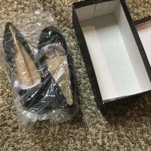 BRAND NEW Naturalizer Maxwell Black Suede Womens Shoes